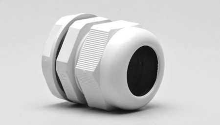 如何有效確保塑料防水電纜接頭出現滑牙現象？